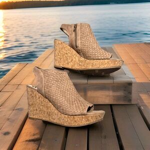 Fergalicious By Fergie Rasta Tan Woven Cork Wedge Slingback Sandals Sz 12M NWOB